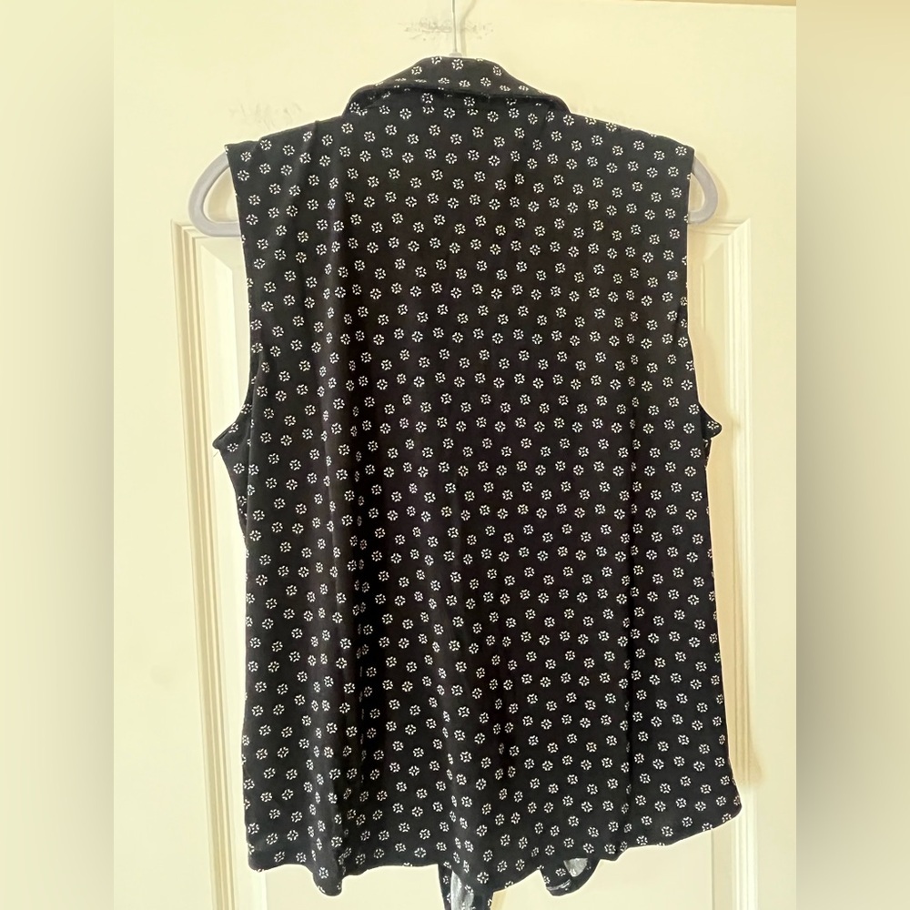 NWOT Adrianna Papell Black Sleeveless Tie-Front Top with Collar Women’s Size XL - Picture 2 of 13